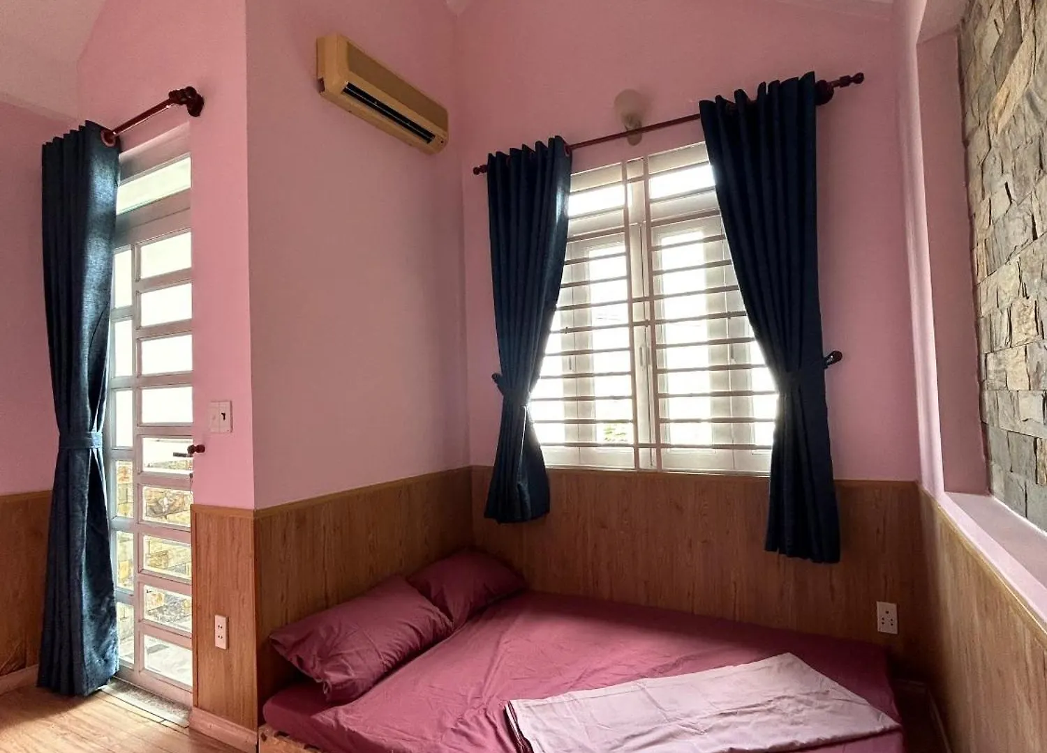 December Homestay Studio 2 Ho Chi Minh City Vietnam